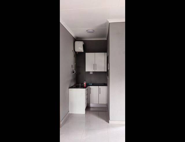 1 BEDROOM PROPERTY TO RENT IN GLEN MARAIS